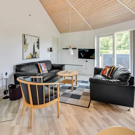 Сasa de vacaciones Jani - 25km From The Sea By Interhome